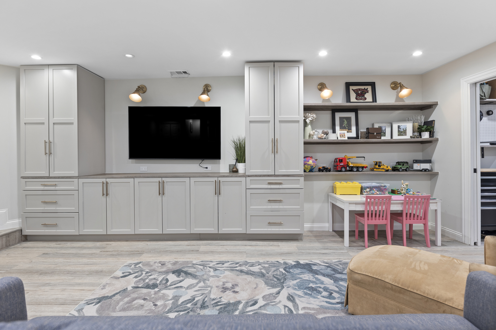 3438 N Paulina Street