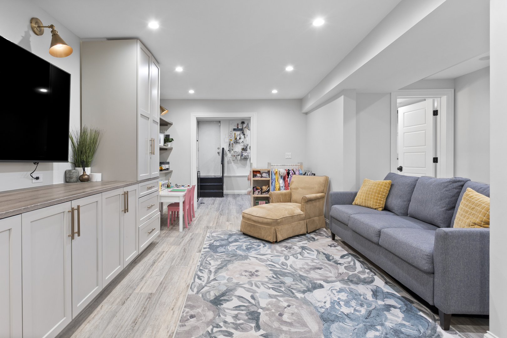 3438 N Paulina Street