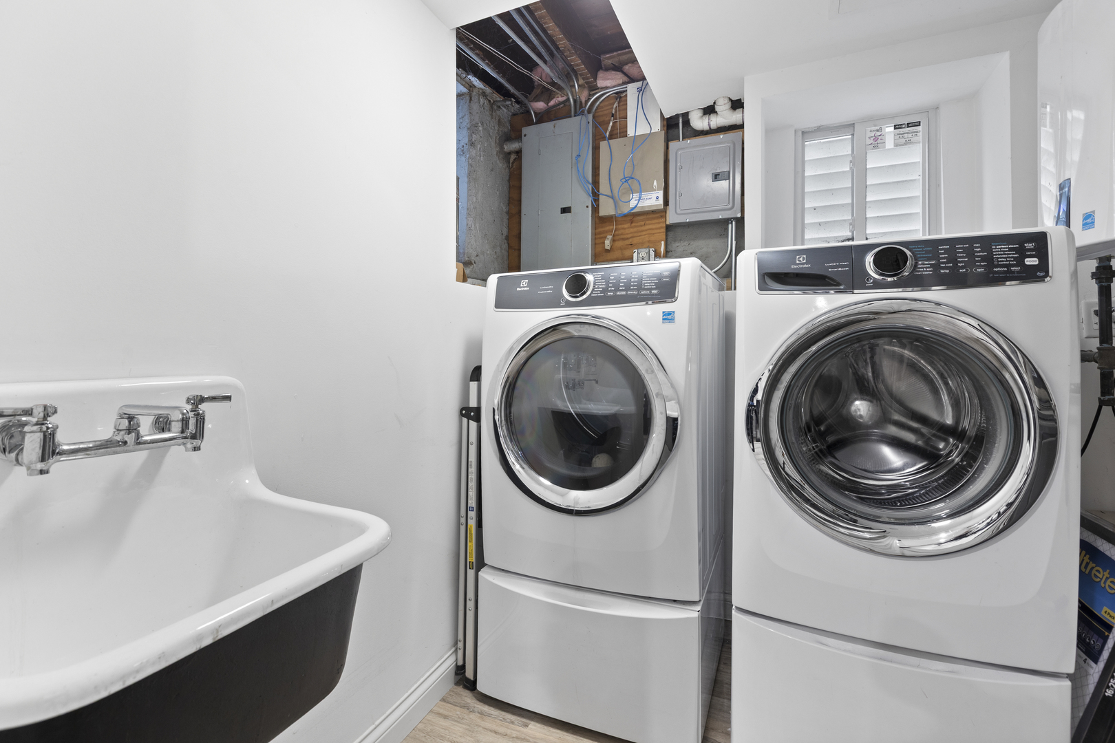 3438 N Paulina Street