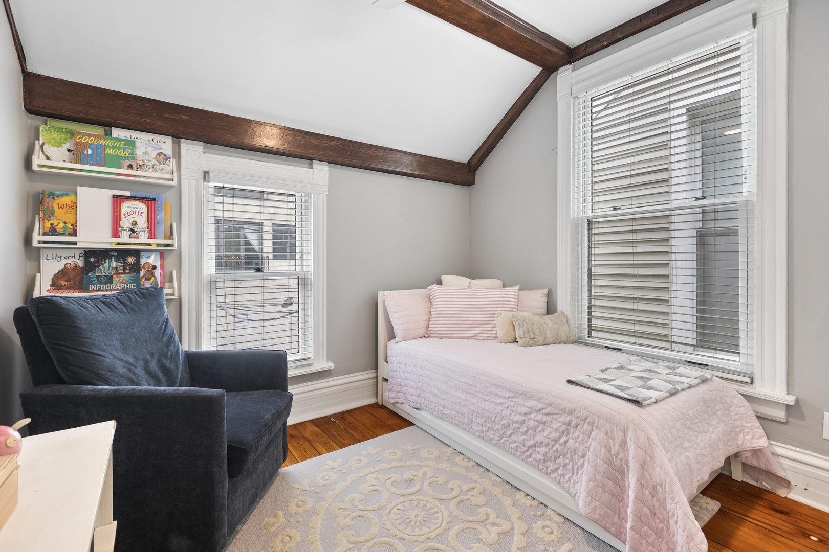 3438 N Paulina Street