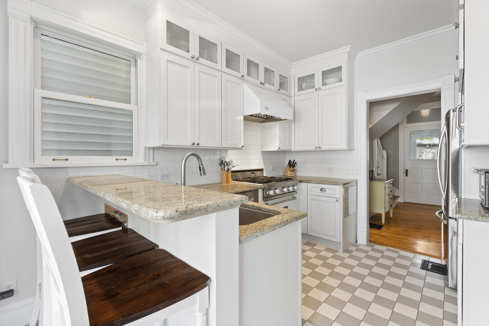 3438 N Paulina Street