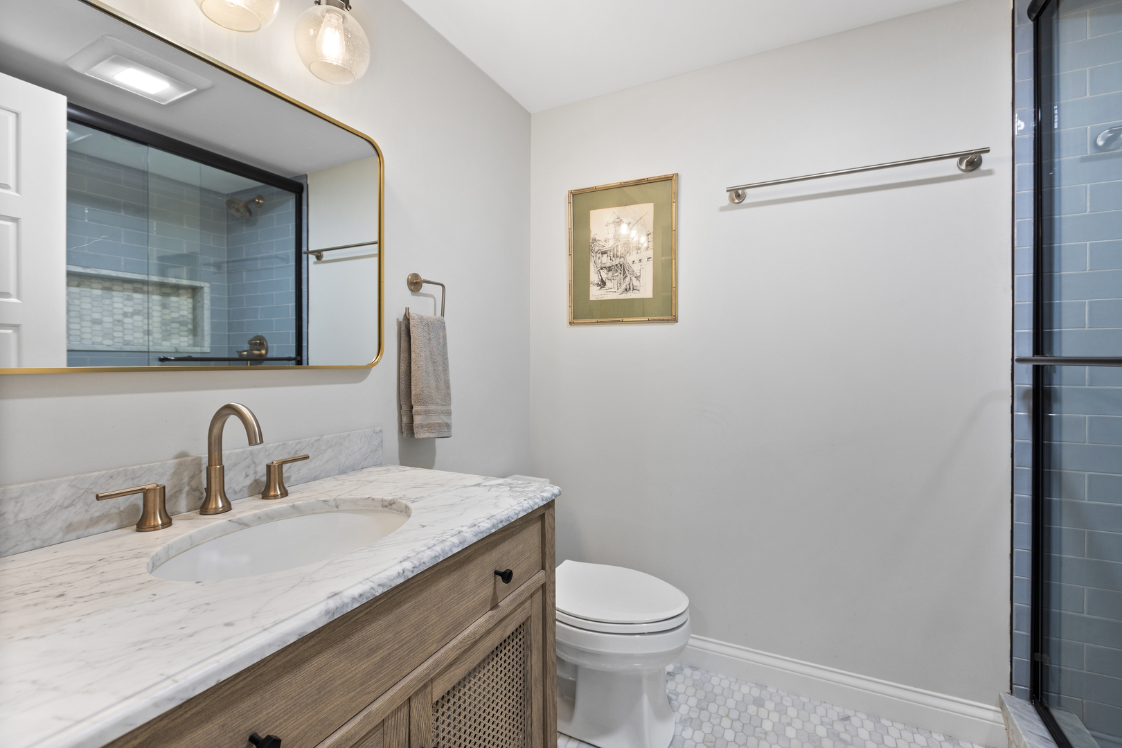 3438 N Paulina Street