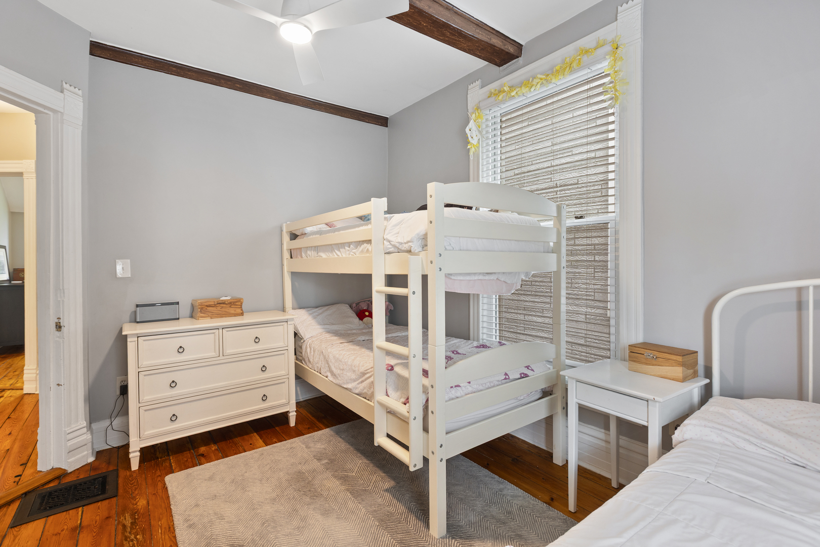 3438 N Paulina Street