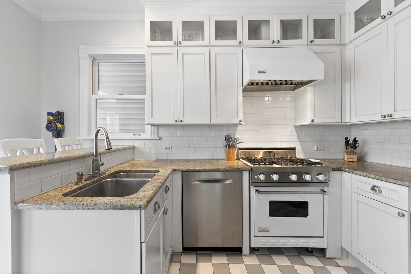 3438 N Paulina Street