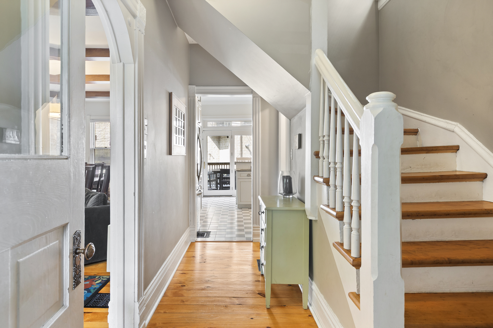 3438 N Paulina Street