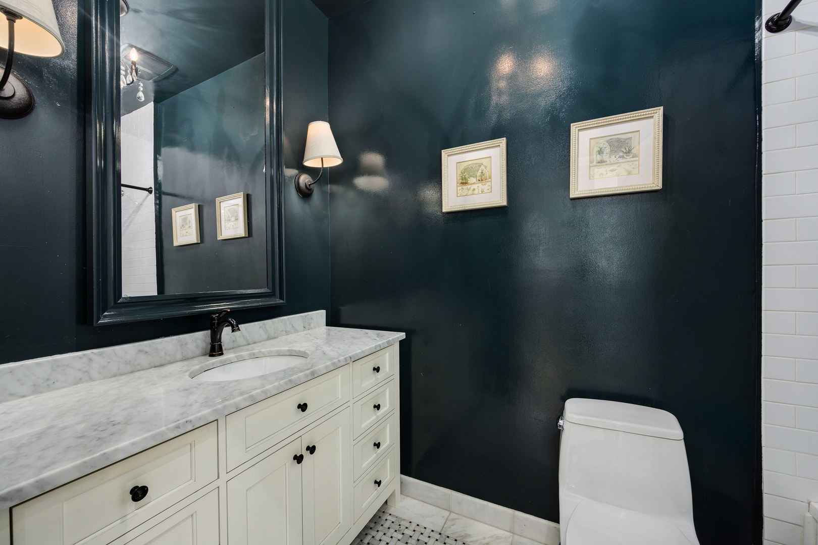 875 N La Salle Drive Unit: 2S
