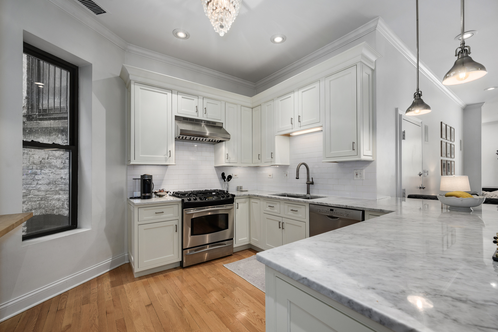 875 N La Salle Drive Unit: 2S