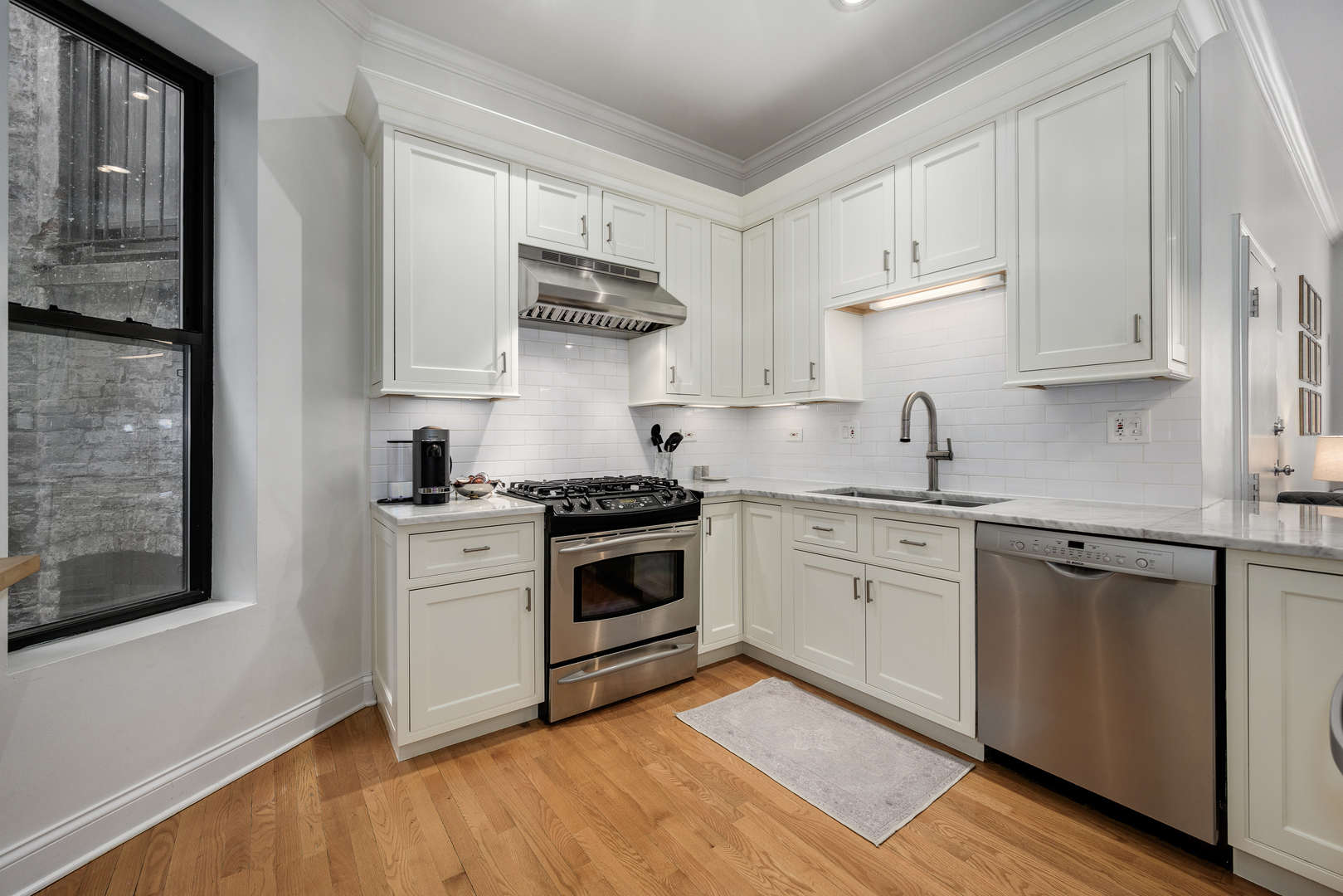 875 N La Salle Drive Unit: 2S