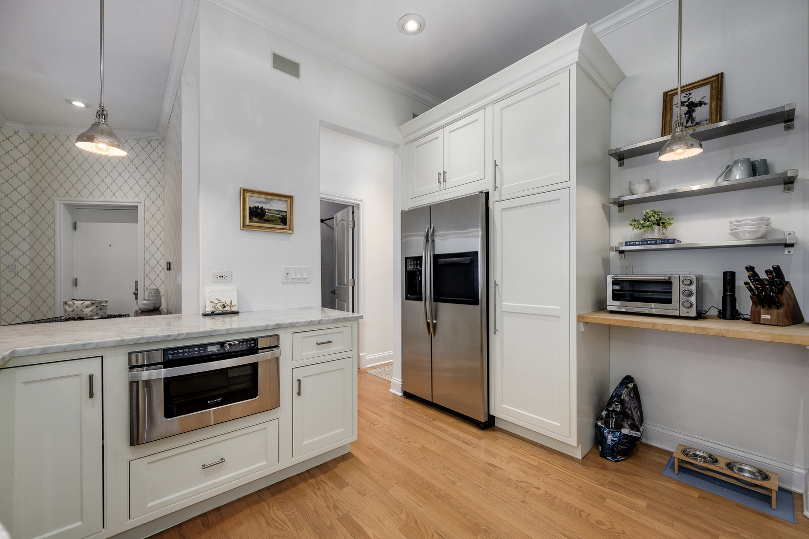 875 N La Salle Drive Unit: 2S