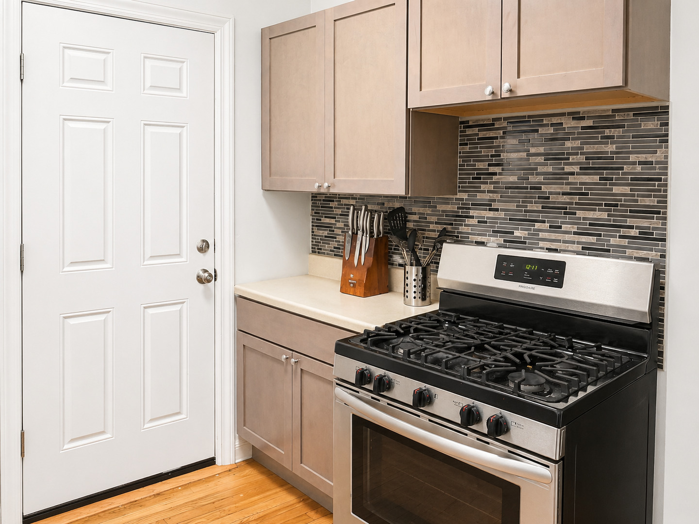 652 W Oakdale Avenue Unit: G