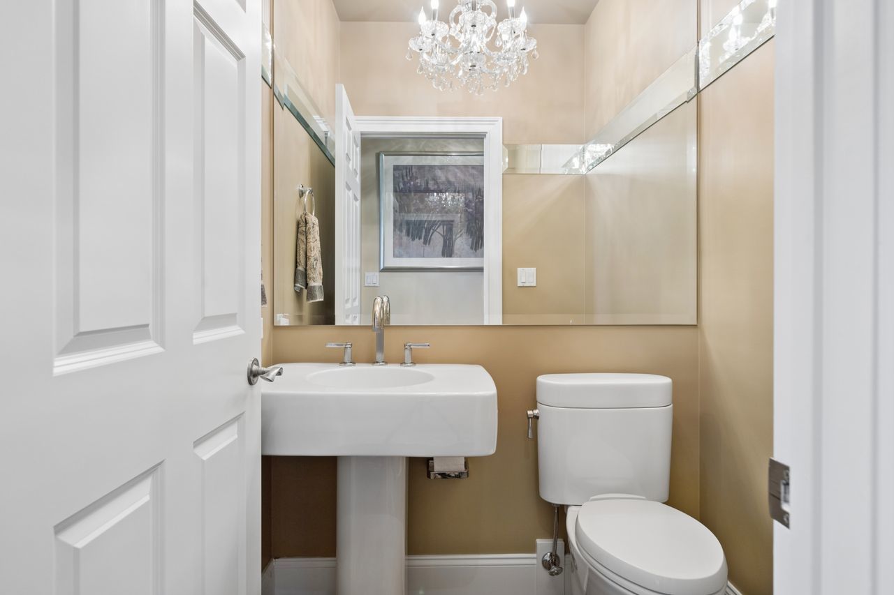 1029 Ridgeview Drive