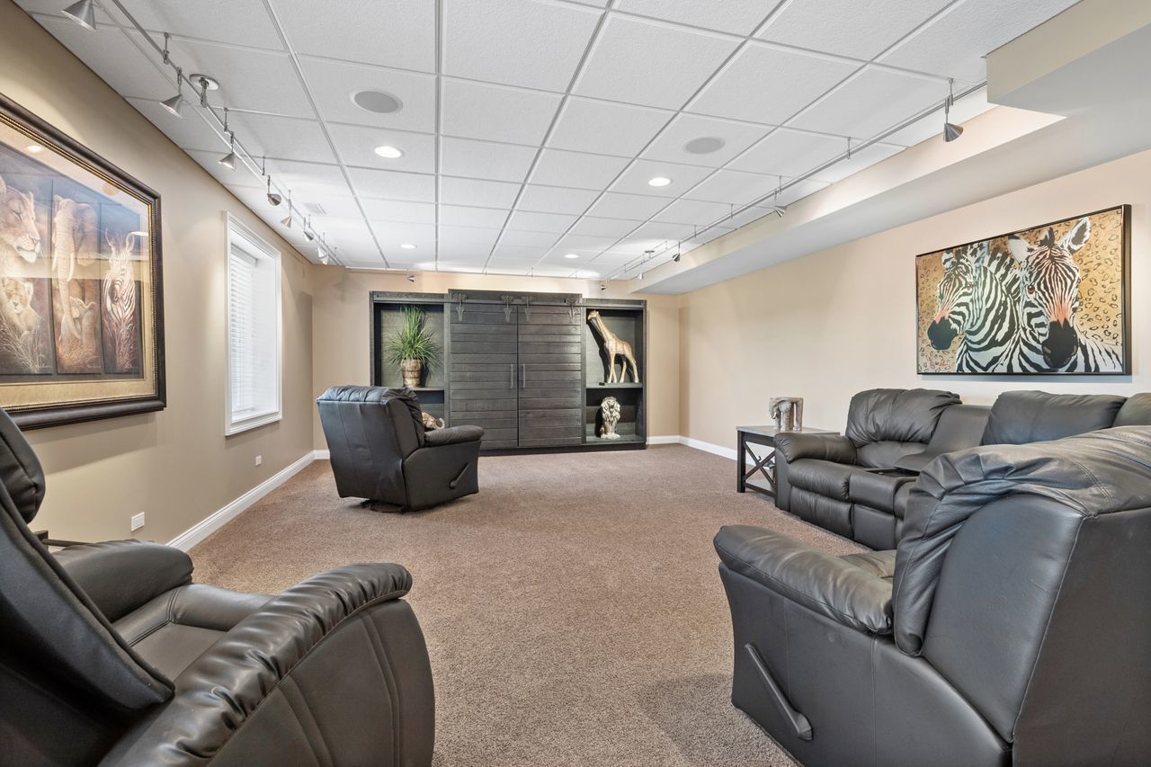 1029 Ridgeview Drive