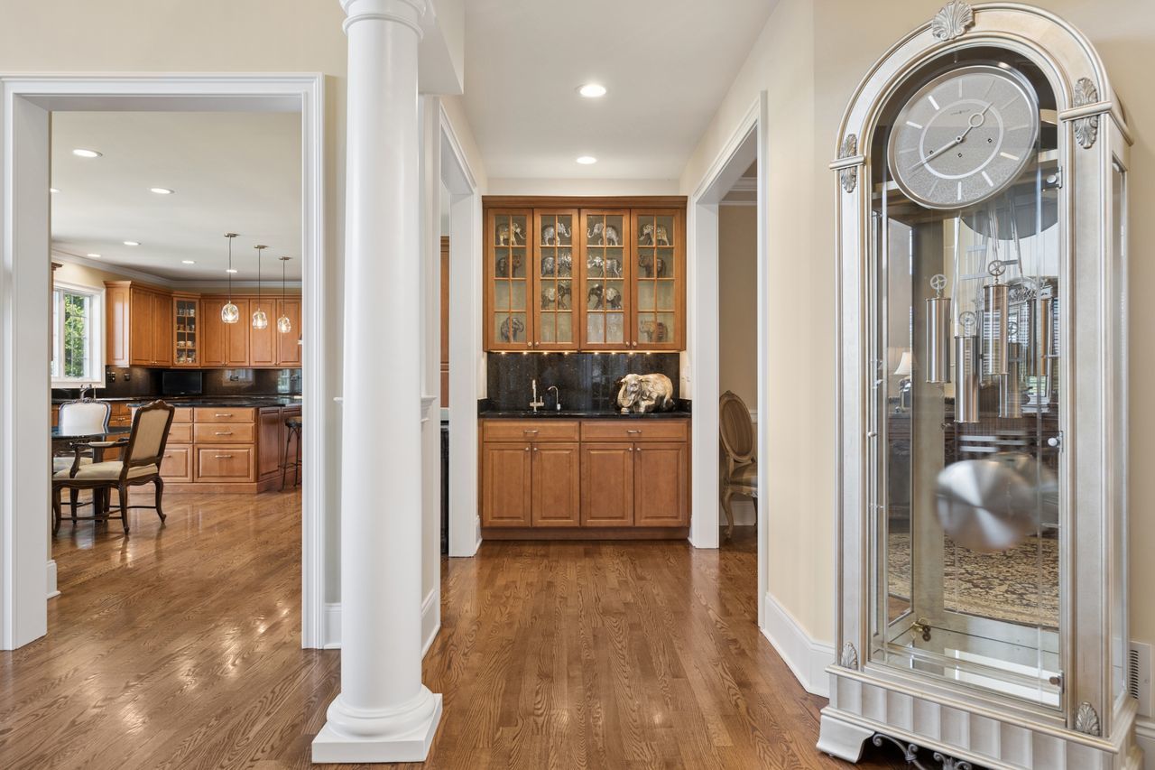1029 Ridgeview Drive