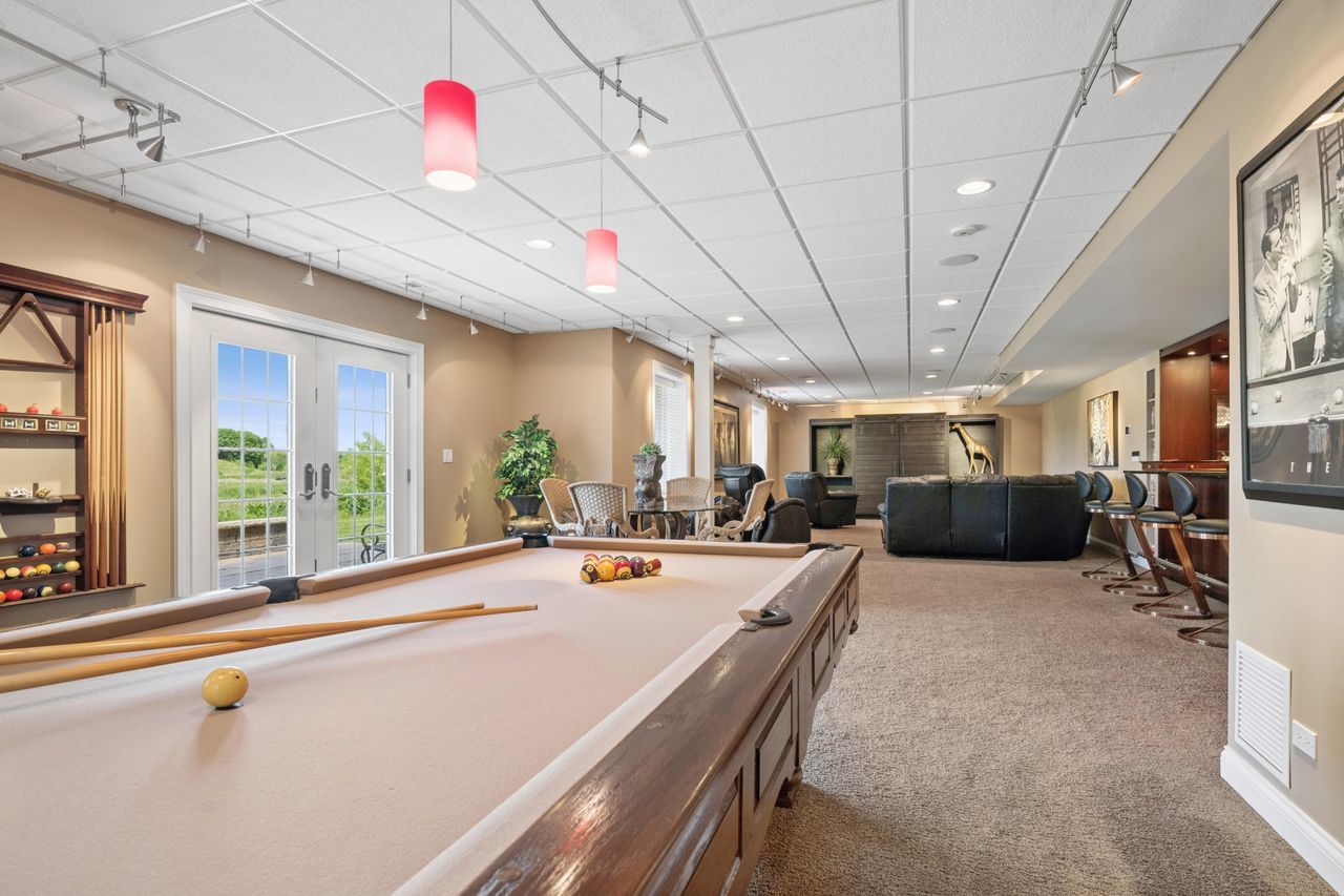 1029 Ridgeview Drive