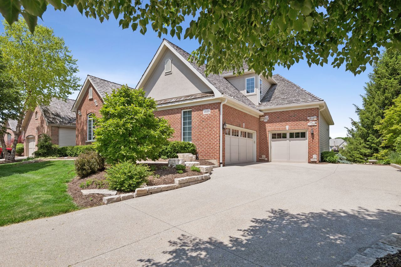 1029 Ridgeview Drive