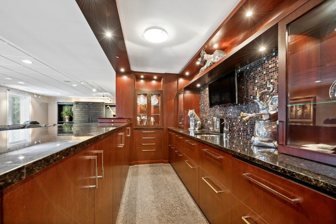 1029 Ridgeview Drive