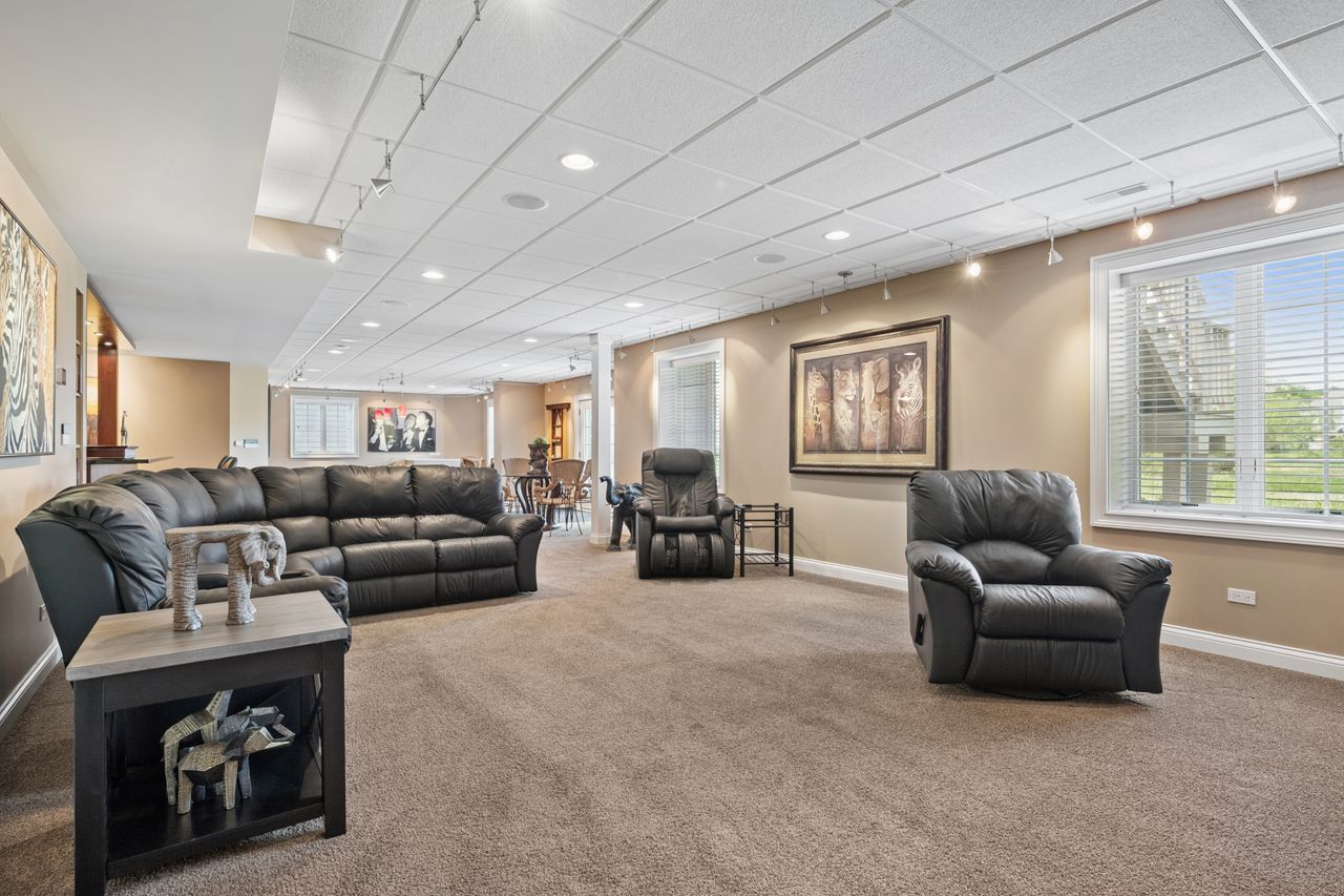 1029 Ridgeview Drive