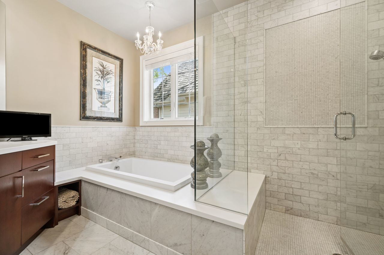 1029 Ridgeview Drive