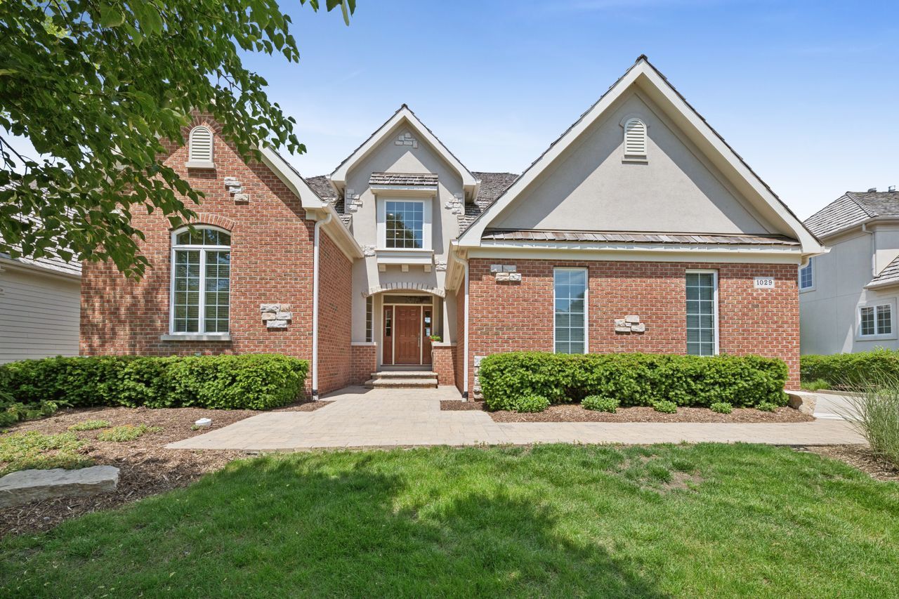 1029 Ridgeview Drive