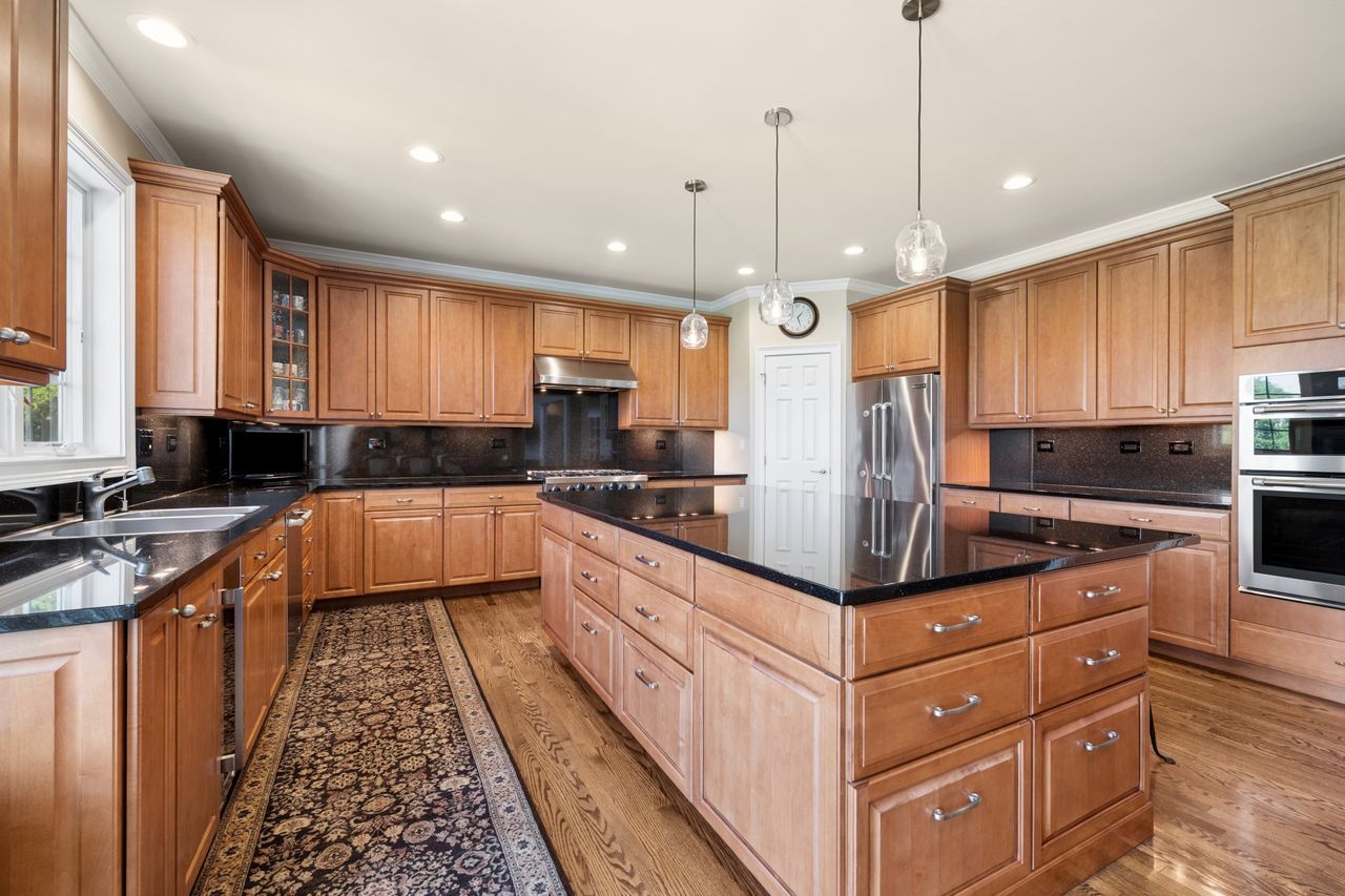 1029 Ridgeview Drive