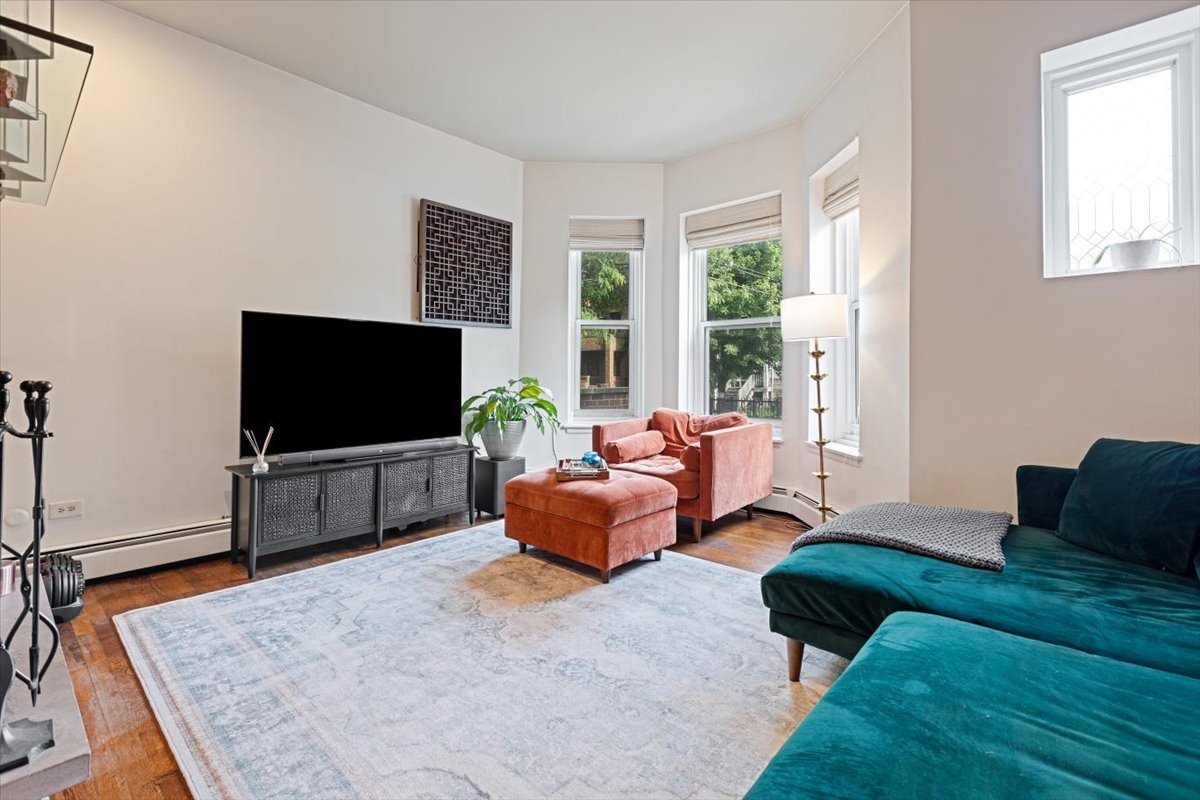 813 W Oakdale Avenue Unit: 1W
