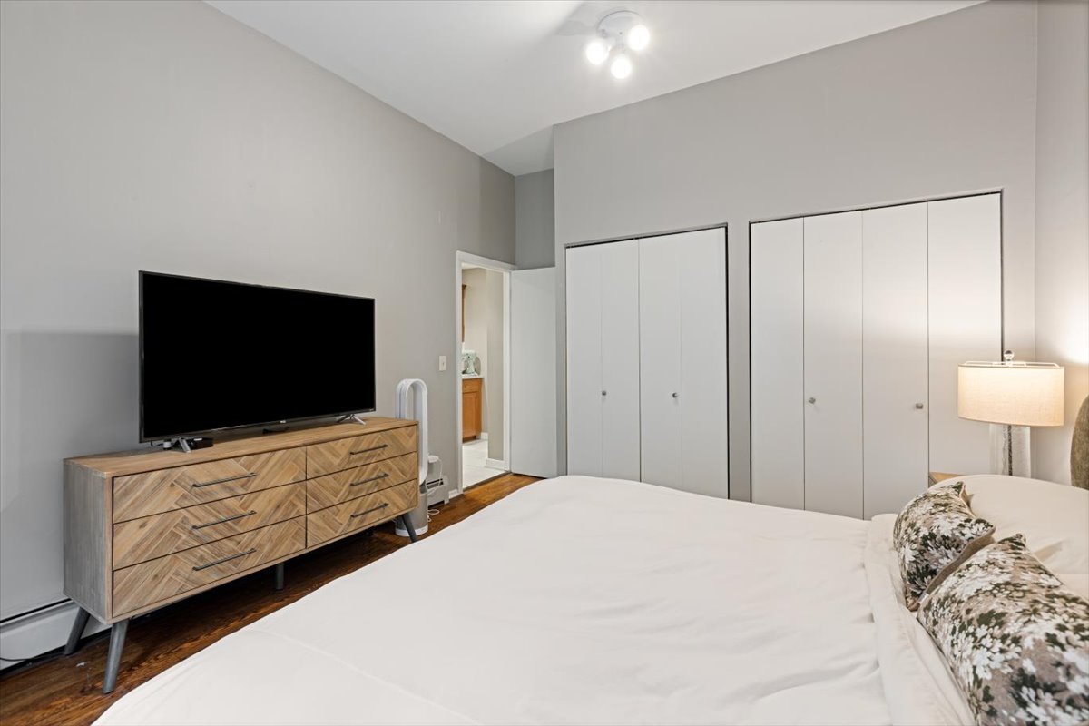 813 W Oakdale Avenue Unit: 1W
