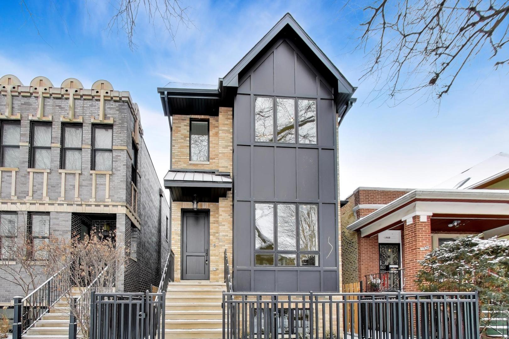 1910 W Fletcher Street
