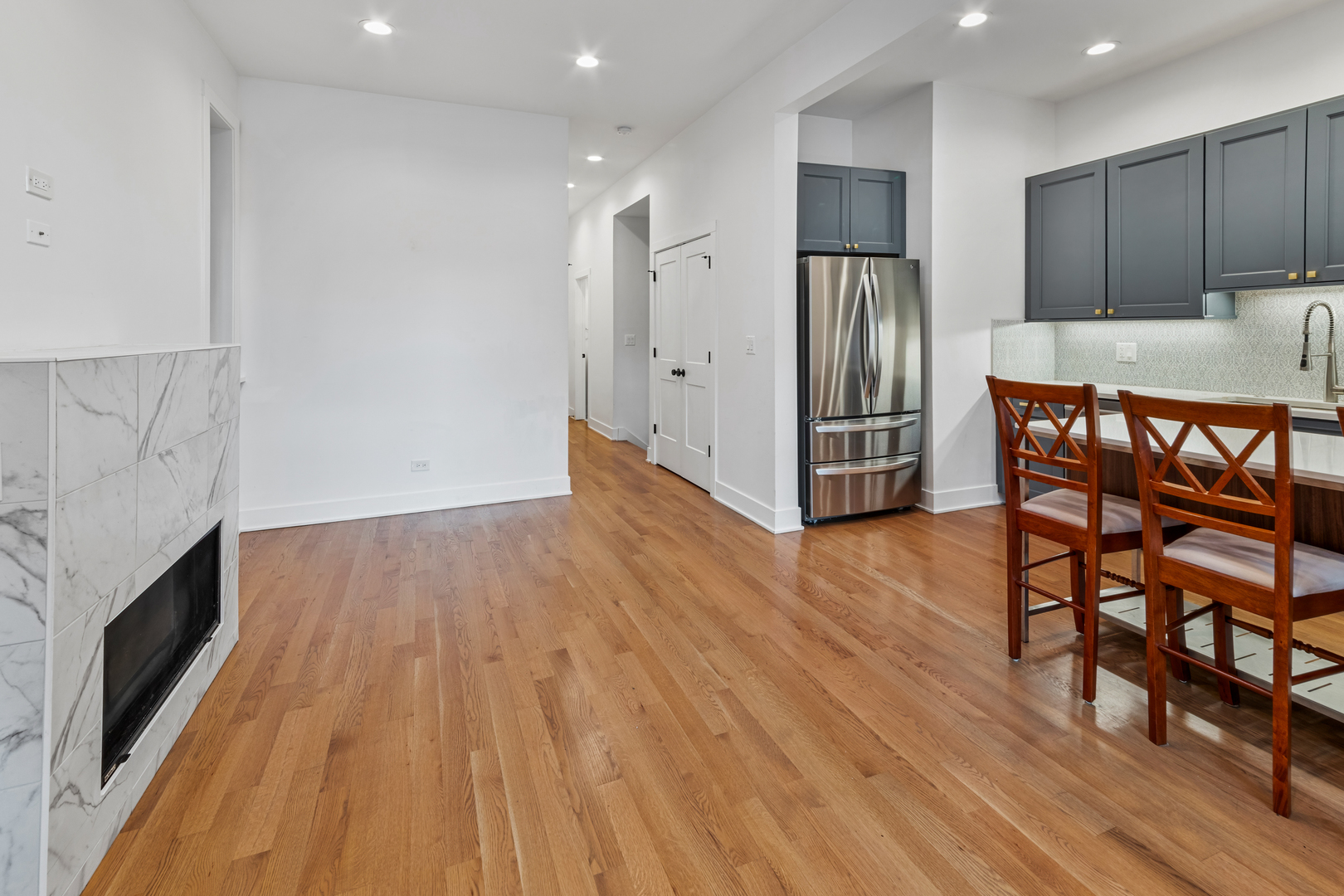 3517 N Reta Avenue Unit: 1R