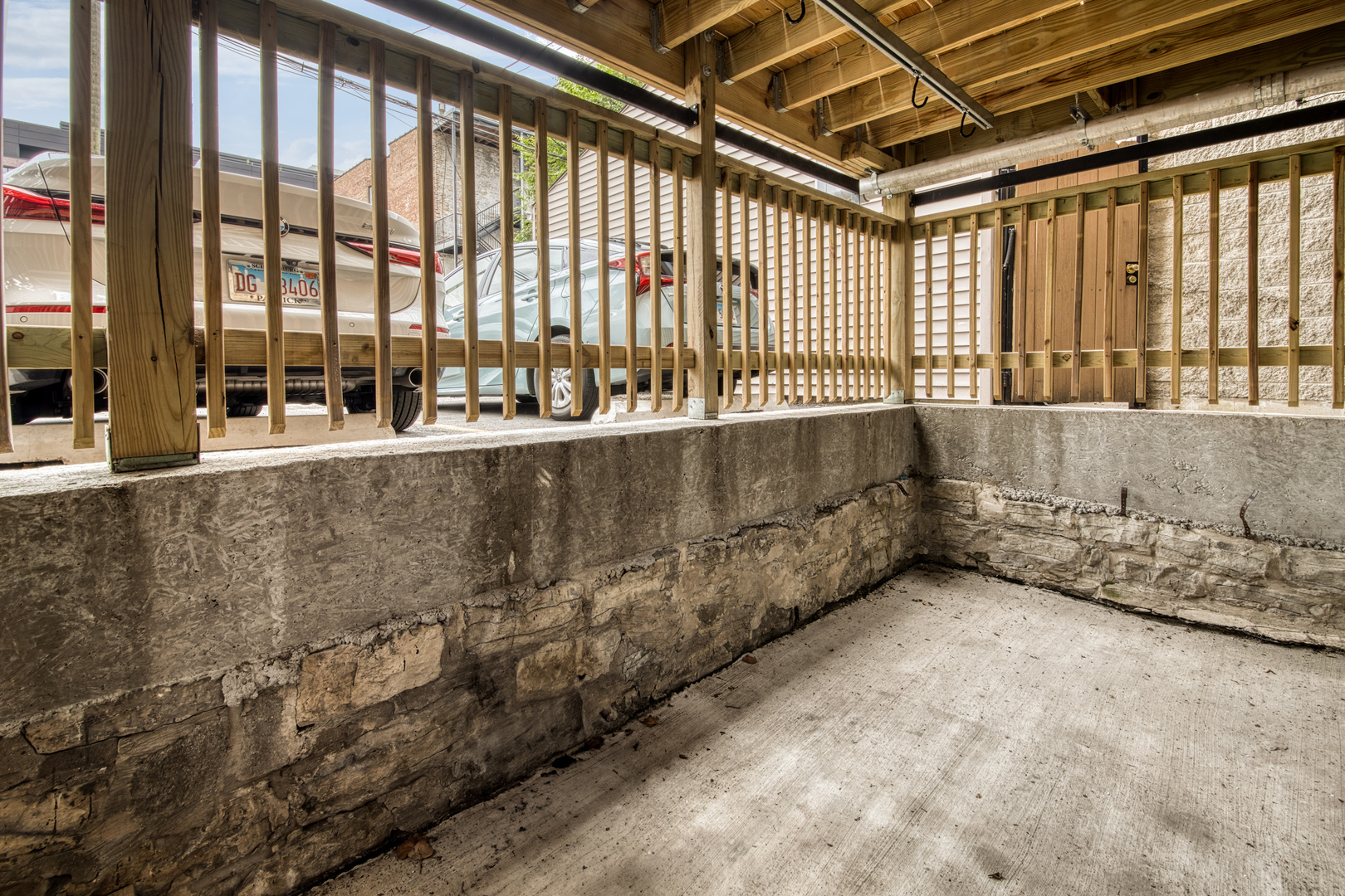 3517 N Reta Avenue Unit: 1R