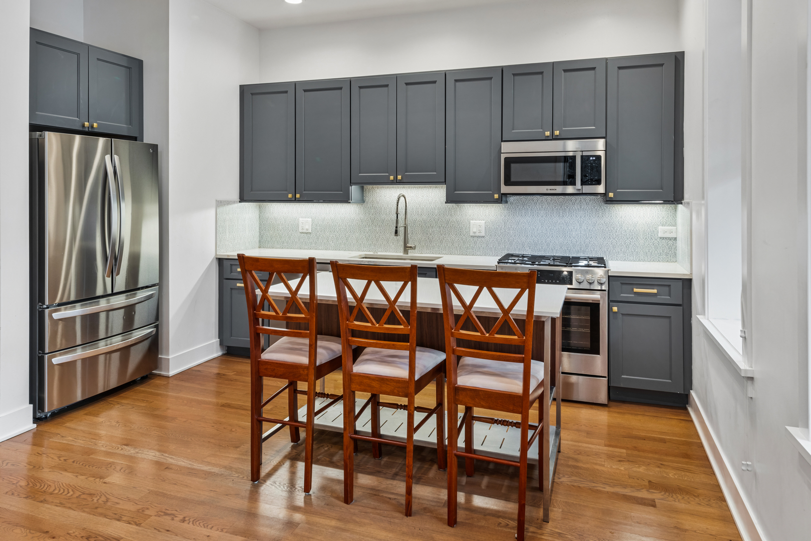 3517 N Reta Avenue Unit: 1R