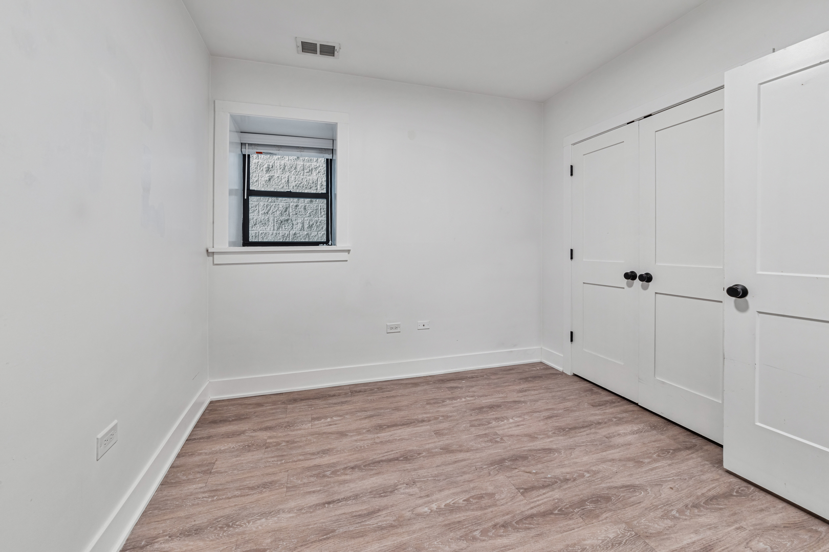 3517 N Reta Avenue Unit: 1R