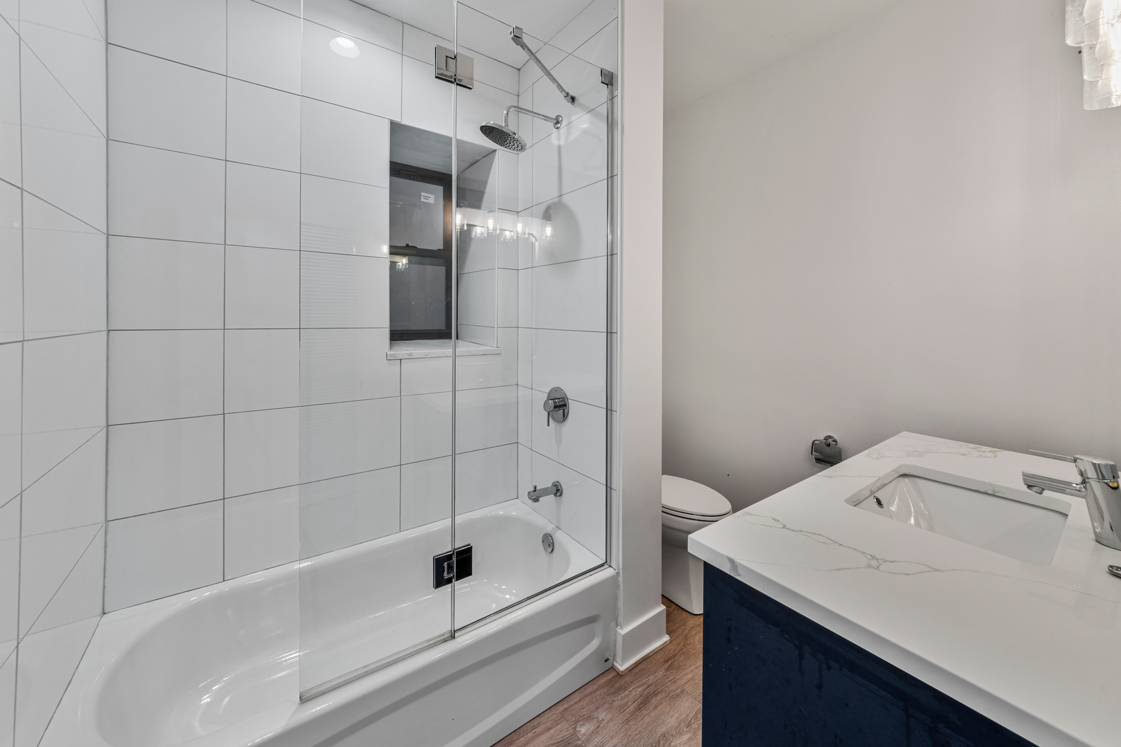 3517 N Reta Avenue Unit: 1R
