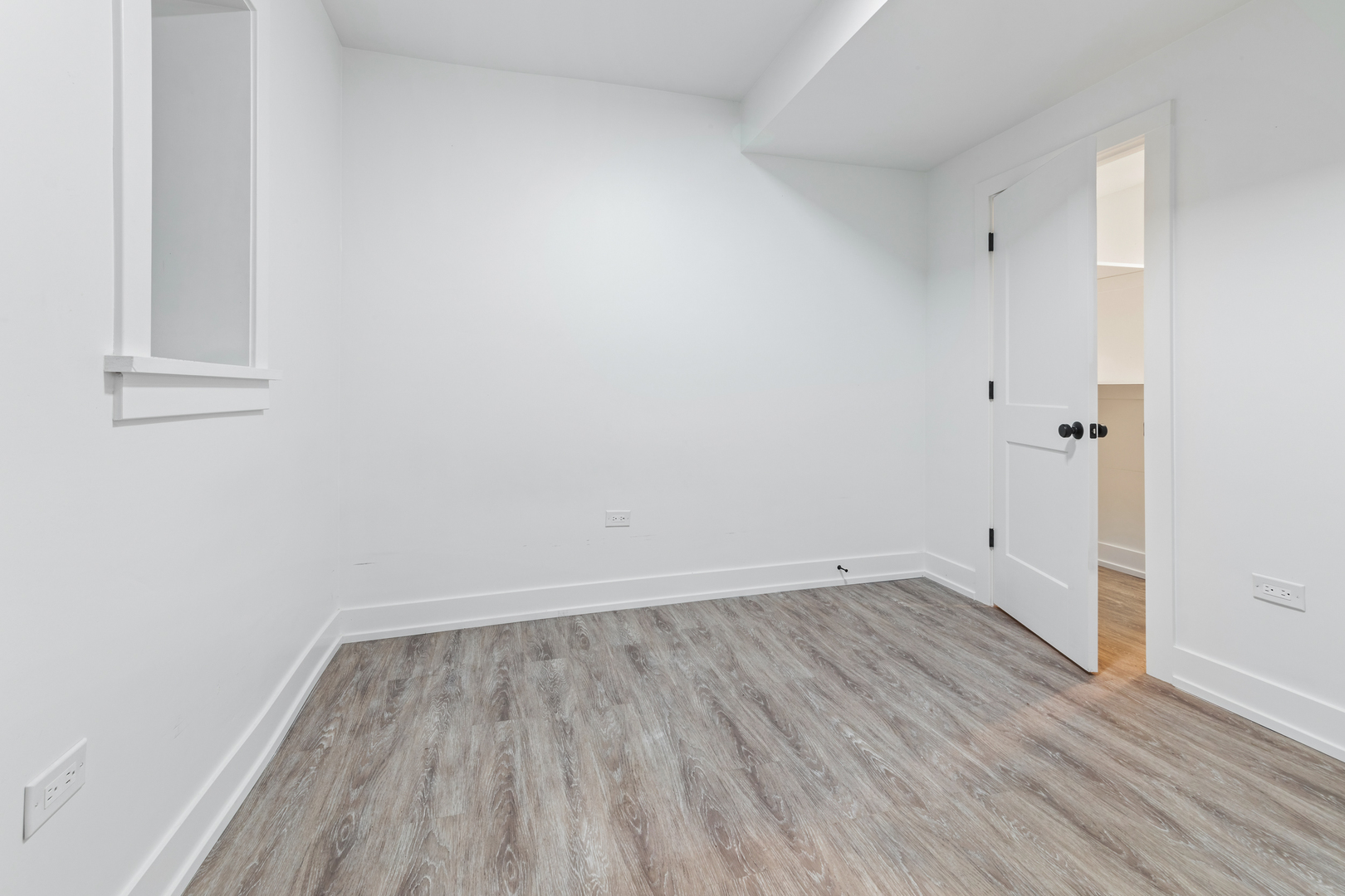 3517 N Reta Avenue Unit: 1R