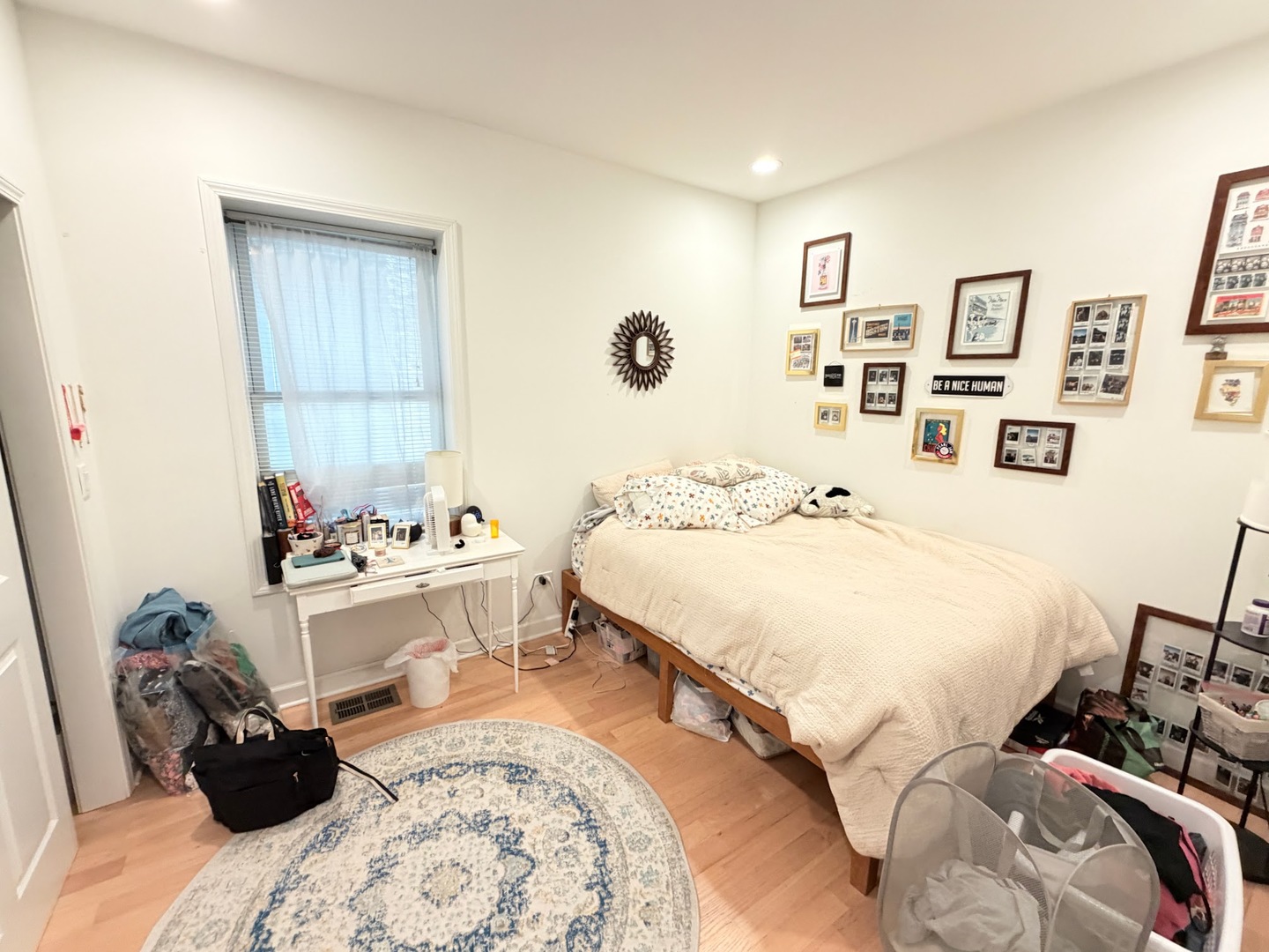 1330 W Roscoe Street Unit: 1