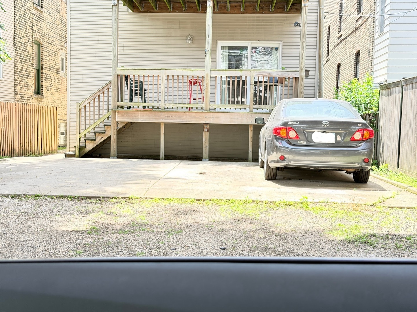 1330 W Roscoe Street Unit: 1