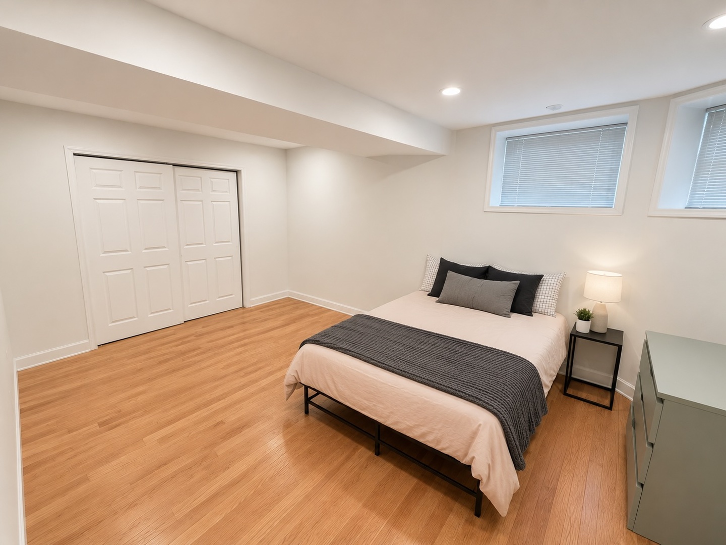 1330 W Roscoe Street Unit: 1