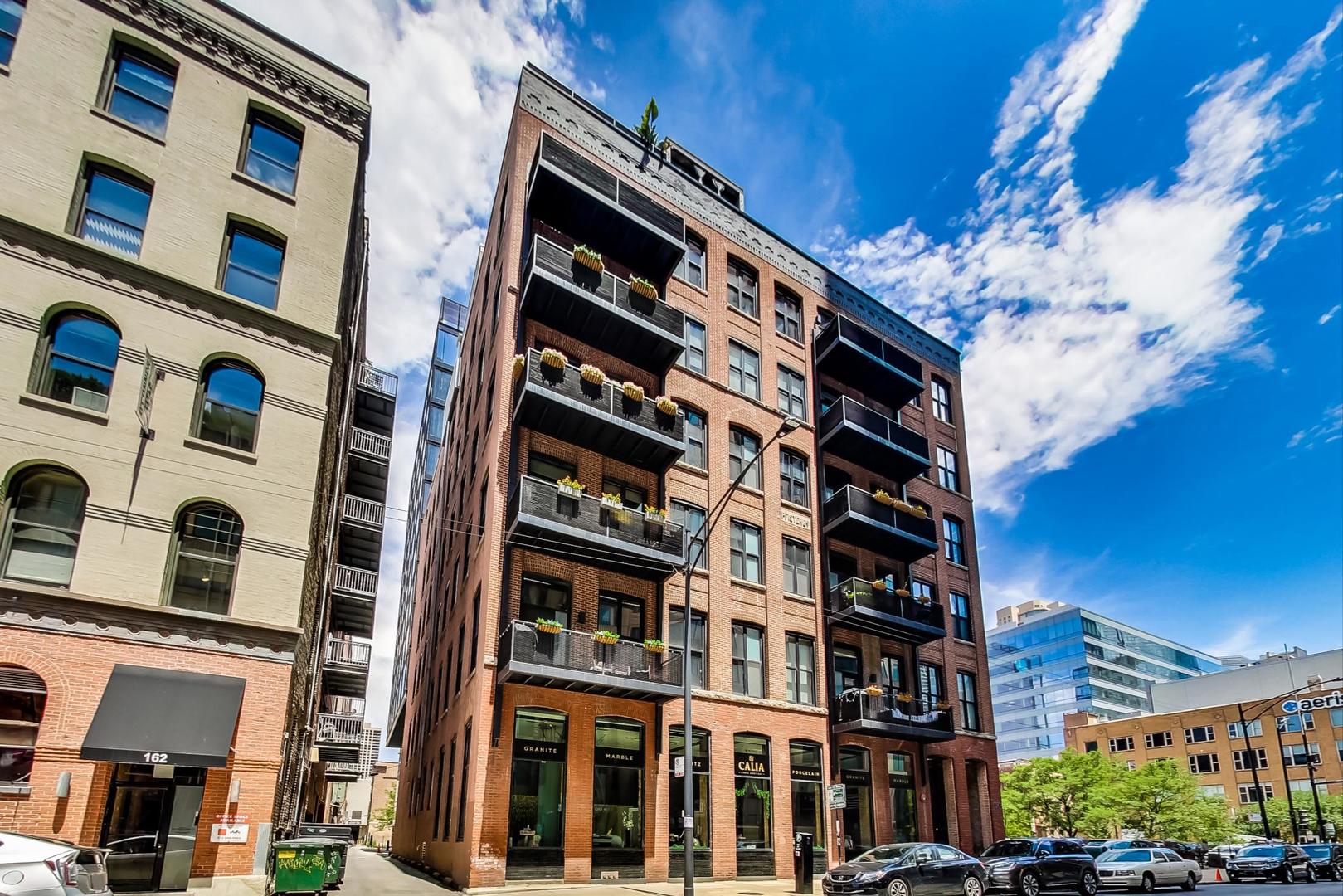 154 W Hubbard Street Unit: 304