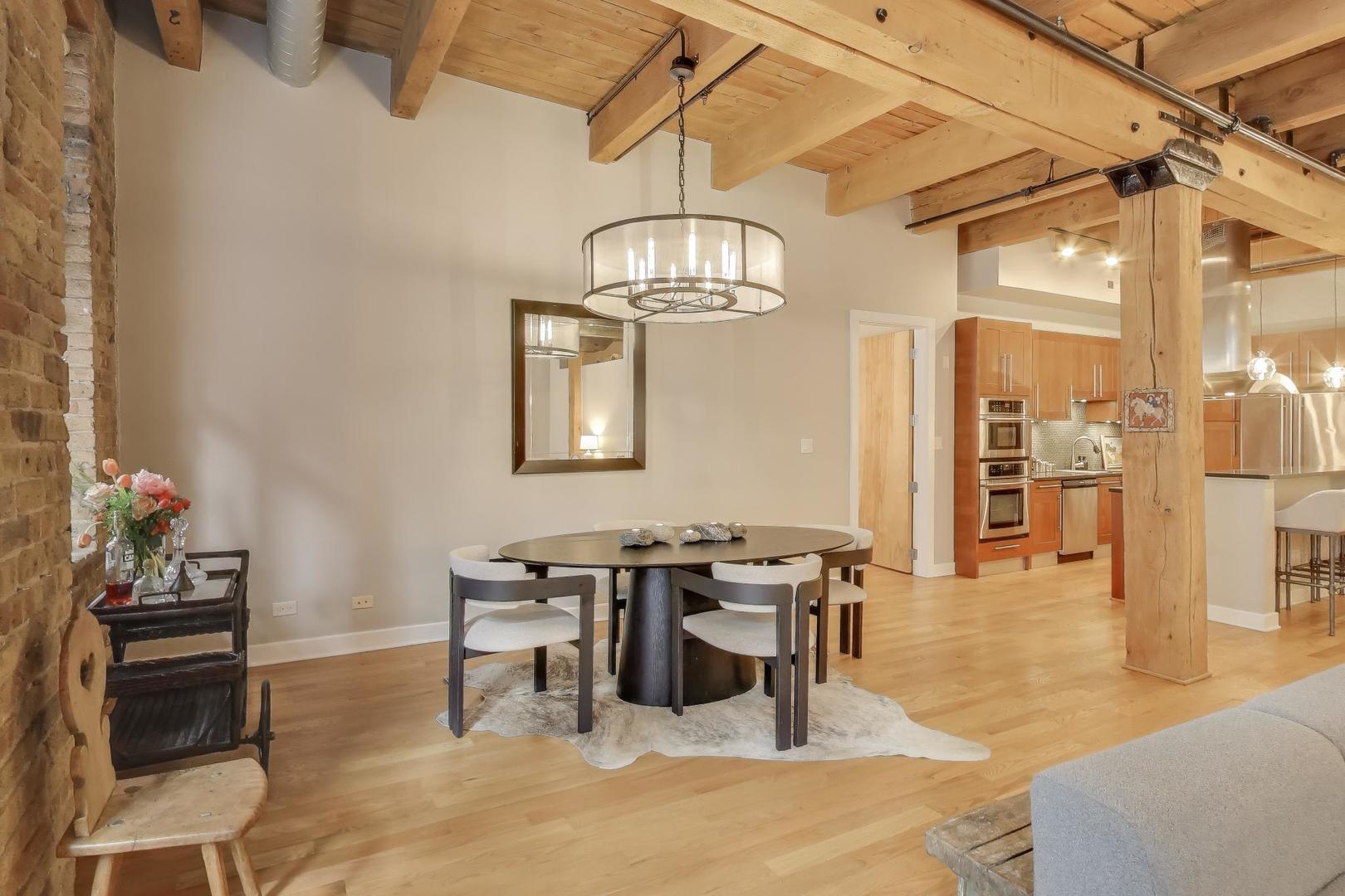 154 W Hubbard Street Unit: 304