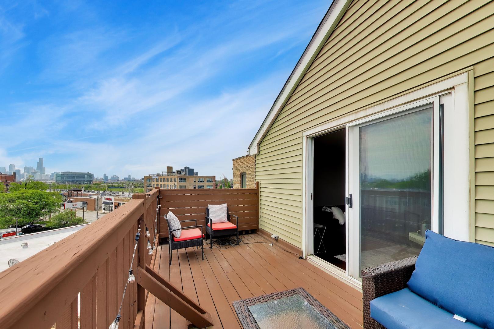 2133 N SOUTHPORT Avenue Unit: 3