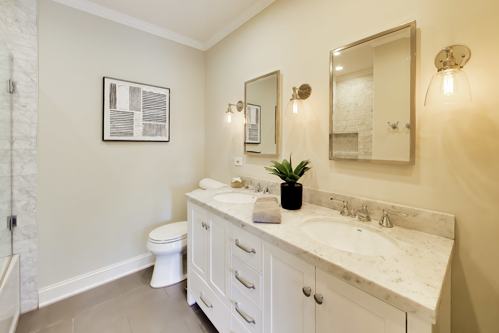 2133 N SOUTHPORT Avenue Unit: 3
