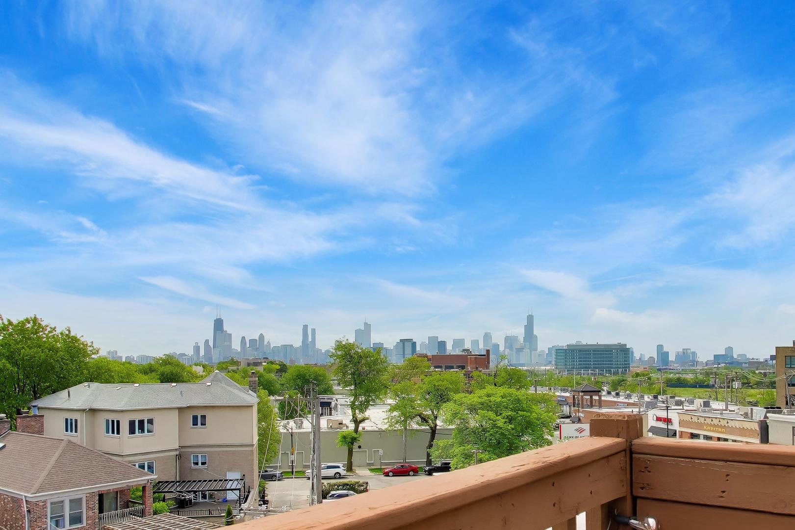 2133 N SOUTHPORT Avenue Unit: 3