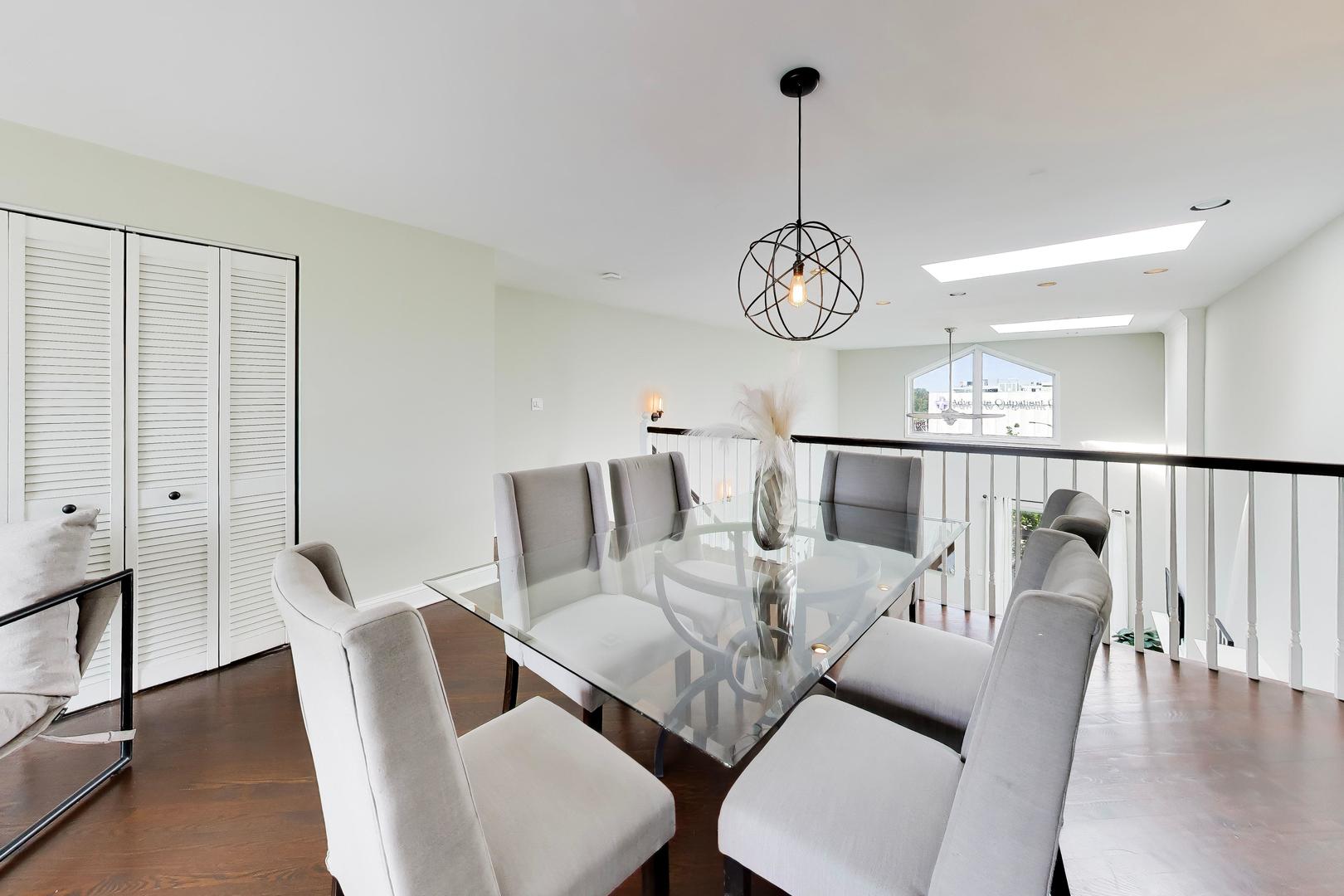 2133 N SOUTHPORT Avenue Unit: 3