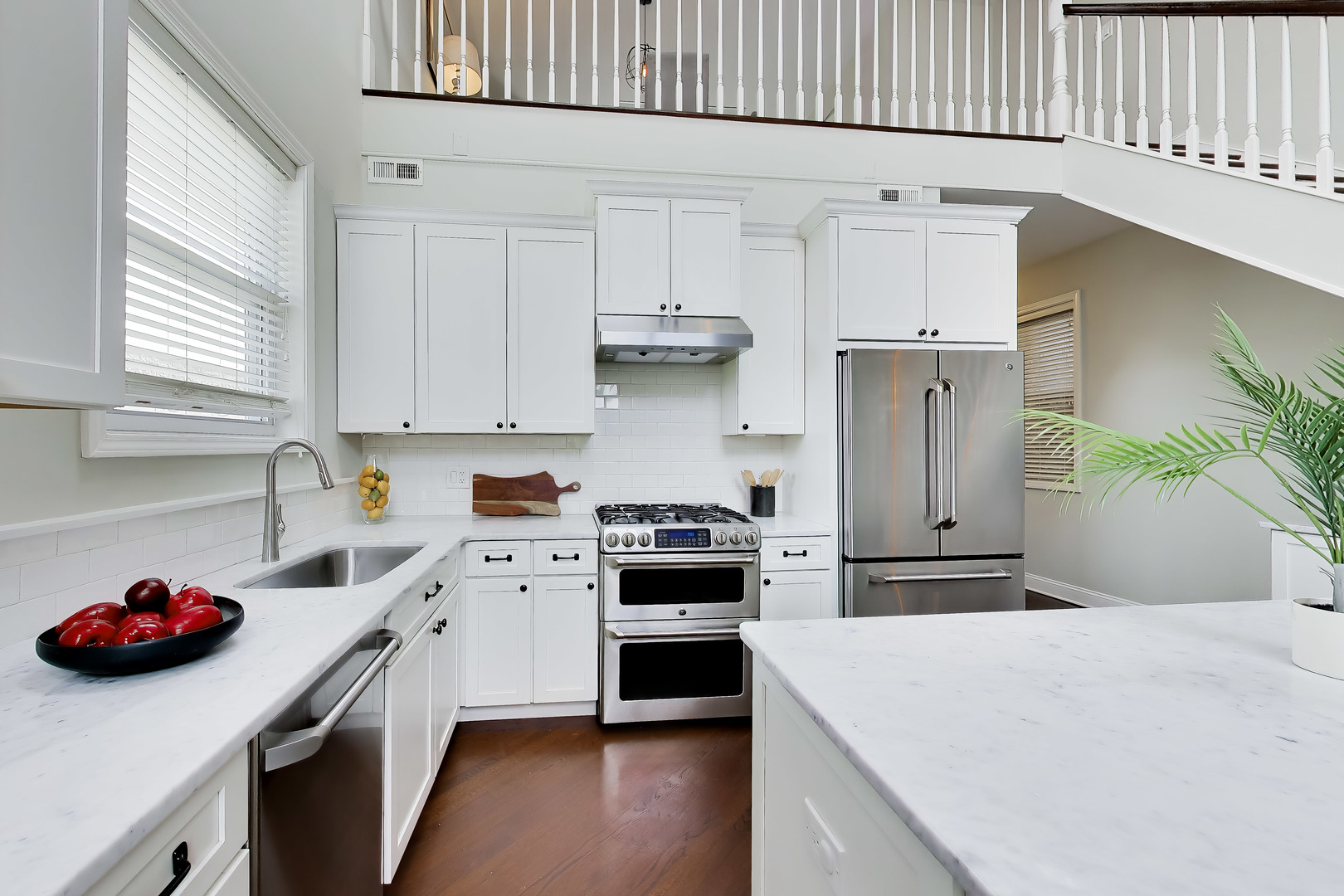 2133 N SOUTHPORT Avenue Unit: 3
