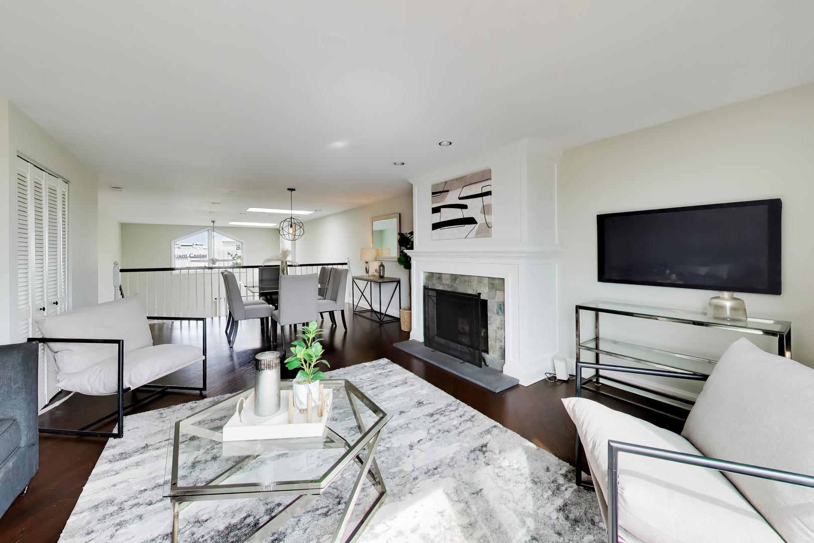 2133 N SOUTHPORT Avenue Unit: 3