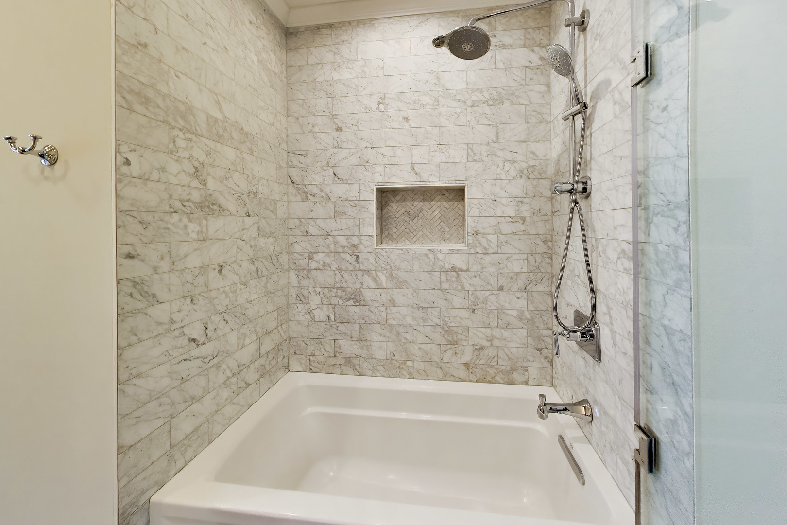 2133 N SOUTHPORT Avenue Unit: 3