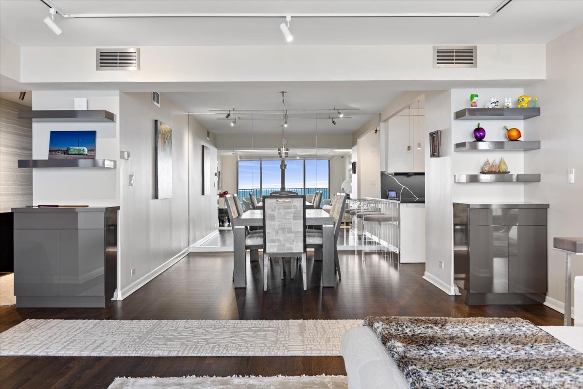 1212 N Lake Shore Drive Unit: 6BN