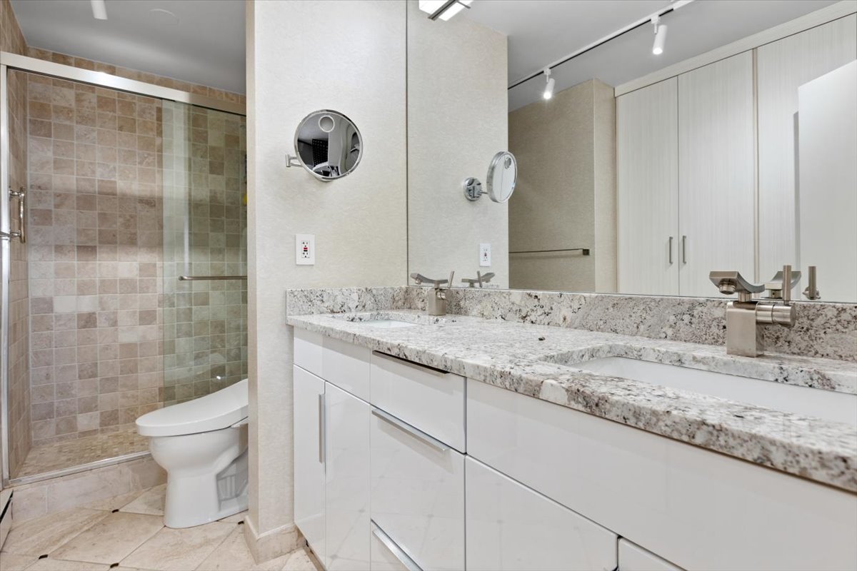 1212 N Lake Shore Drive Unit: 6BN