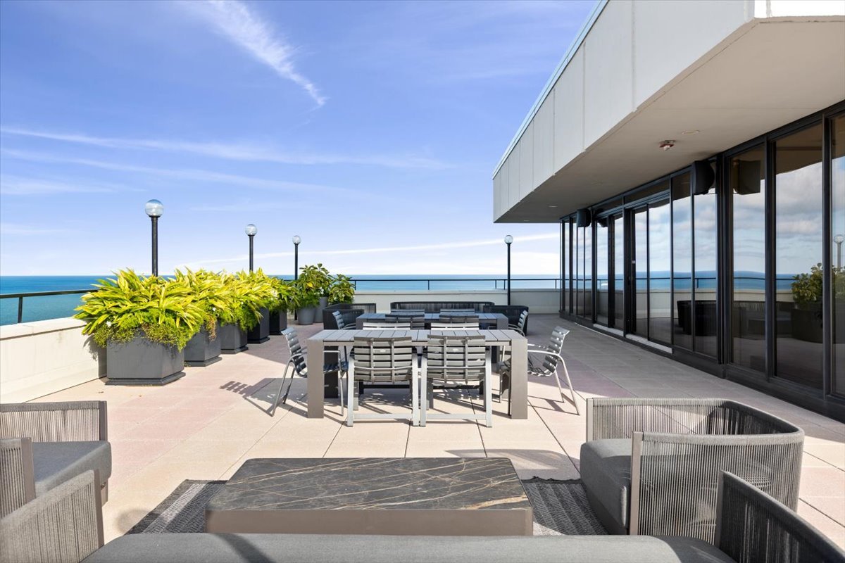 1212 N Lake Shore Drive Unit: 6BN
