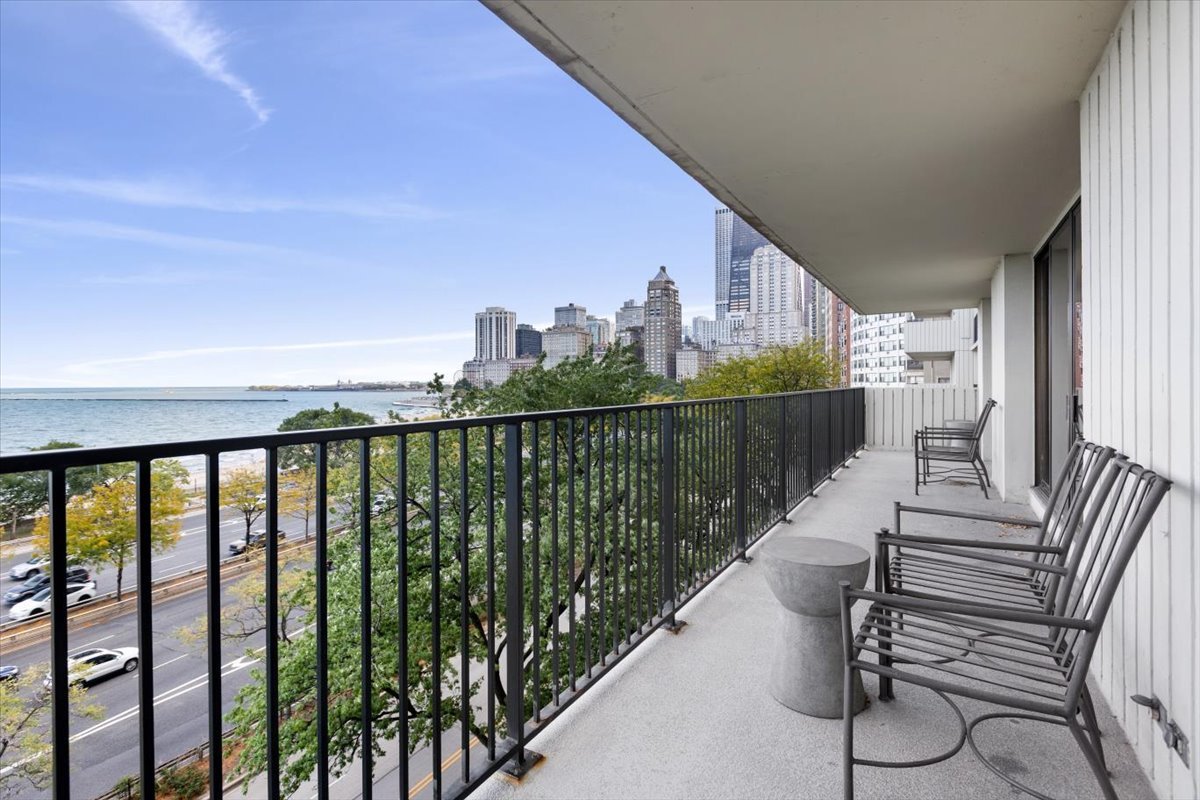 1212 N Lake Shore Drive Unit: 6BN