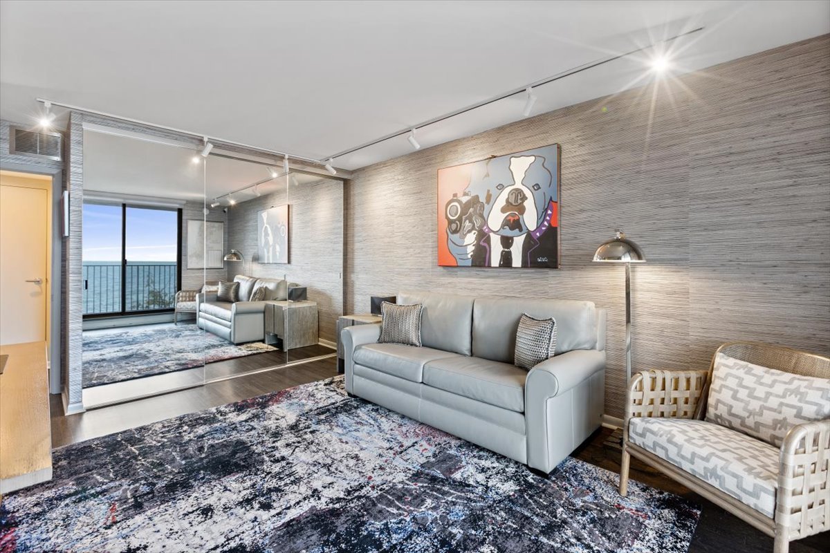 1212 N Lake Shore Drive Unit: 6BN